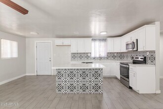 240 N Monte Vista St in Chandler, AZ - Foto de edificio - Building Photo