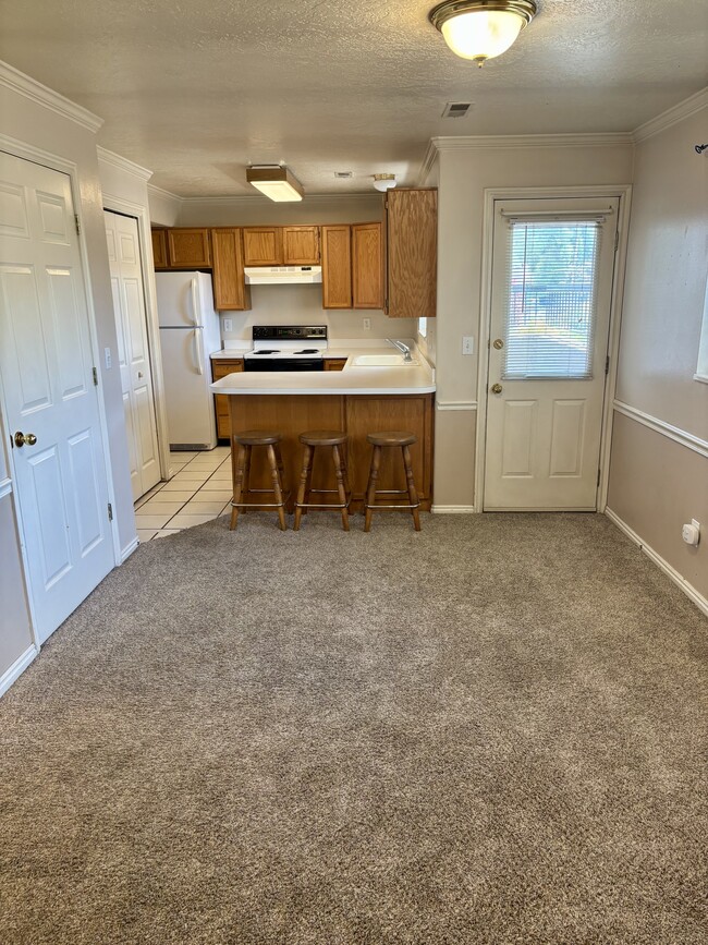 property at 1655 N Grandview Ln