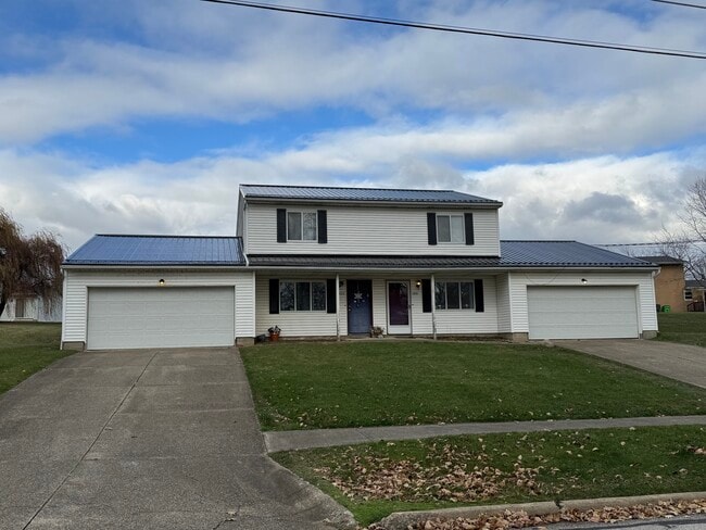 property at 1833 Cloveridge Dr