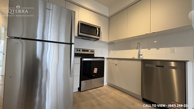 16 Melbourne Av in St Catharines, ON - Building Photo - Building Photo