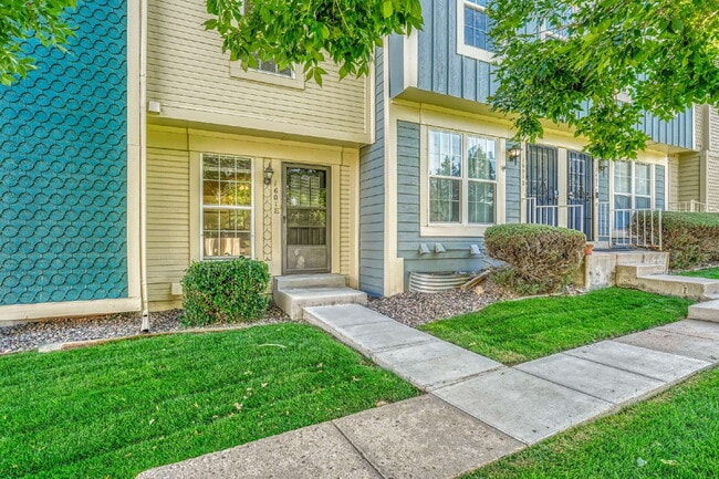 1601 S Idalia Cir in Aurora, CO - Building Photo - Building Photo