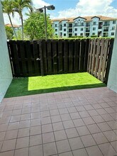 9431 Fontainebleau Blvd in Miami, FL - Building Photo - Building Photo