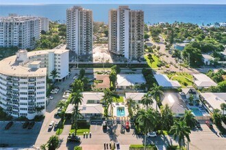 2712 NE 32nd Ave in Fort Lauderdale, FL - Building Photo - Building Photo
