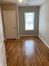 Room in House on Mayson Turner Rd NW in Atlanta, GA - Foto de edificio - Building Photo