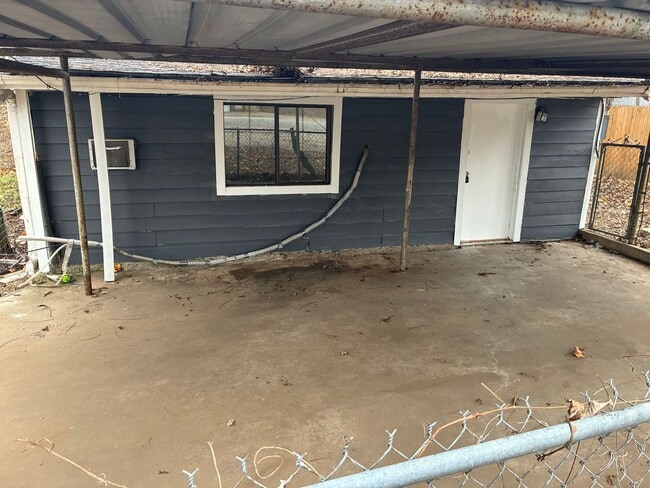 105 E Bond St in Denison, TX - Building Photo - Building Photo
