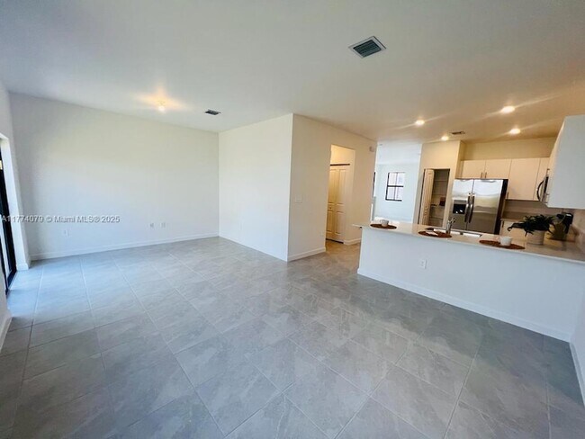 11929 SW 247th Ter, Unit H4 in Homestead, FL - Building Photo - Building Photo