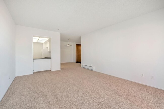 property at 1515 Floribunda Ave