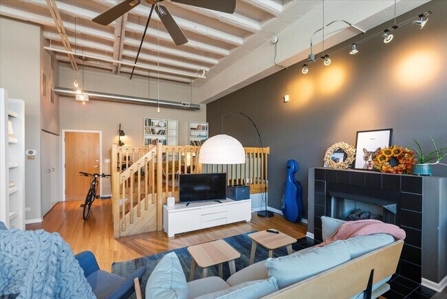 1834 Ridge Ave, Unit 122 in Evanston, IL - Building Photo - Building Photo