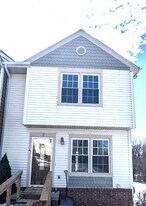 19 Heron Ct in Charles Town, WV - Building Photo