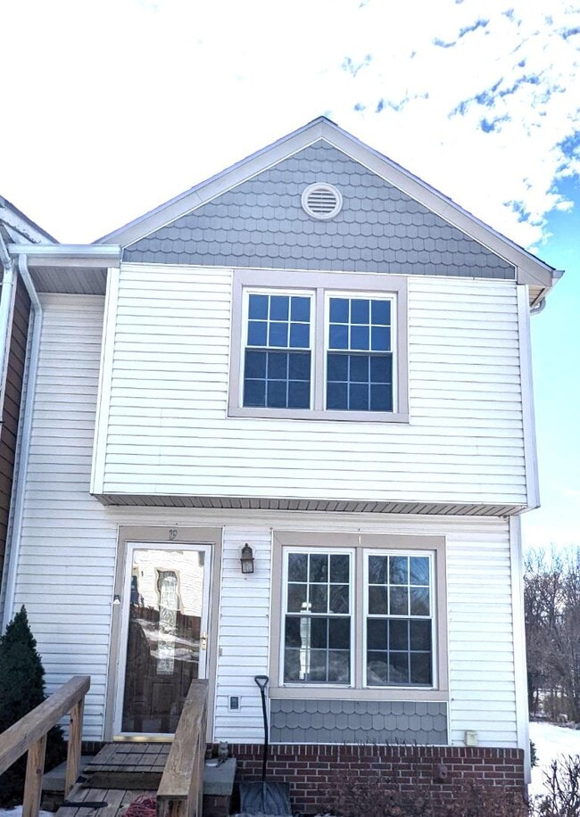 property at 19 Heron Ct