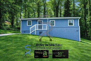 2190 Swallow Cir SE in Atlanta, GA - Building Photo