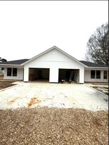 382 Dunlap Rd in West Point, MS - Building Photo
