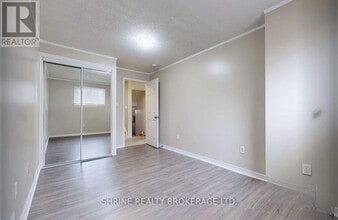 343 Fleming Dr in London, ON - Building Photo - Building Photo