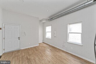 1305 N 15th St in Philadelphia, PA - Building Photo - Building Photo