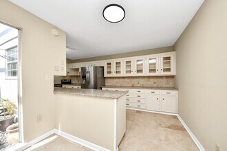 5 Tiffany Square in Sugar Land, TX - Building Photo - Building Photo