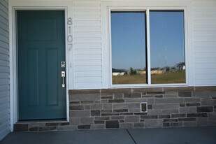 8107 Kallum Dr in Lincoln, NE - Building Photo