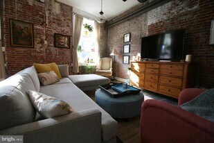 828 N Hancock St in Philadelphia, PA - Building Photo