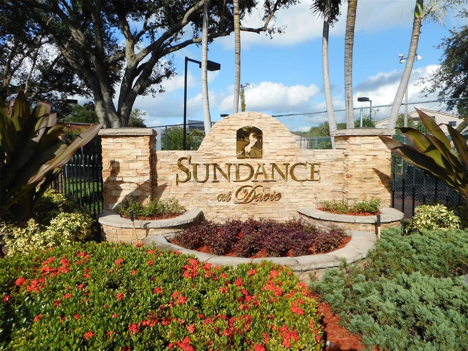 2946 S University Dr, Unit 7211 in Davie, FL - Building Photo