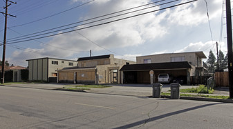 130-140 Jessie St in San Fernando, CA - Building Photo