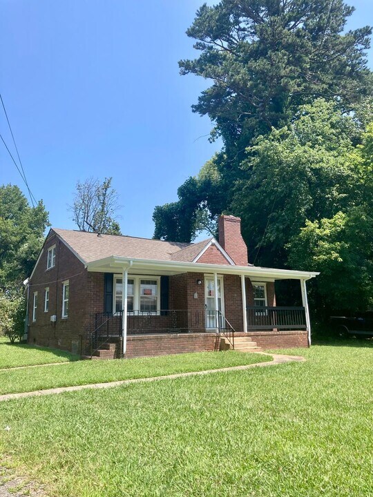 3810 Plainview Rd in Charlotte, NC - Building Photo