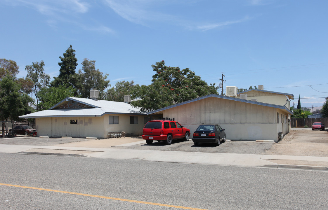 431 S I St in Exeter, CA - Building Photo