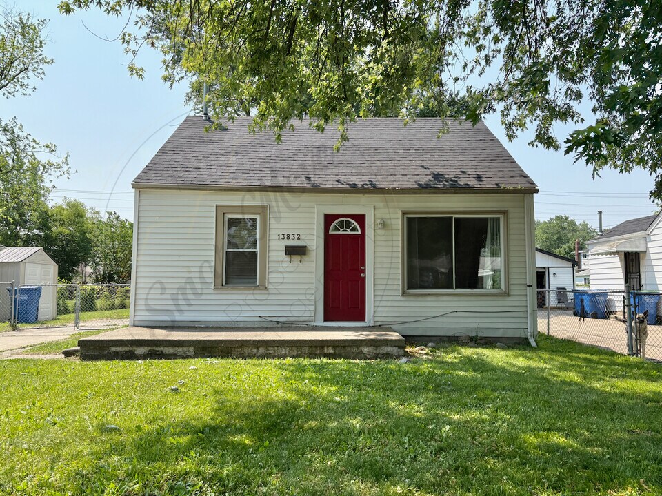 13832 Julius Ave in Warren, MI - Building Photo