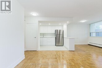 33 Erskine Ave in Toronto, ON - Building Photo - Building Photo