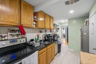 56 Park Vale Ave, Unit 1 in Boston, MA - Foto de edificio - Building Photo