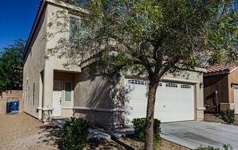 5327 Pied Piper St in Las Vegas, NV - Building Photo - Building Photo