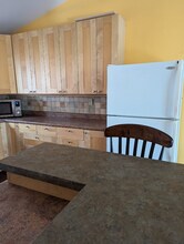 41 S Valley Rd-Unit -Main House in Amherst, MA - Building Photo - Building Photo
