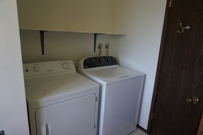 345 NW Robert St, Unit A in Pullman, WA - Building Photo - Building Photo