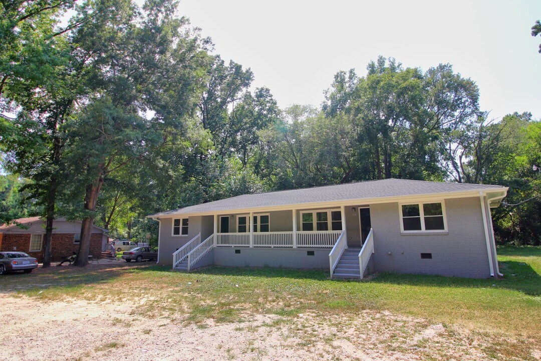 516 Dacian Rd in Raleigh, NC - Building Photo