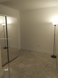 4775 Collins Ave, Unit 2208 in Miami, FL - Building Photo - Building Photo