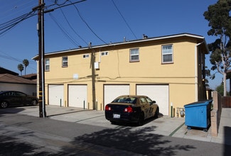 821-825 Sartori Ave in Torrance, CA - Building Photo - Building Photo