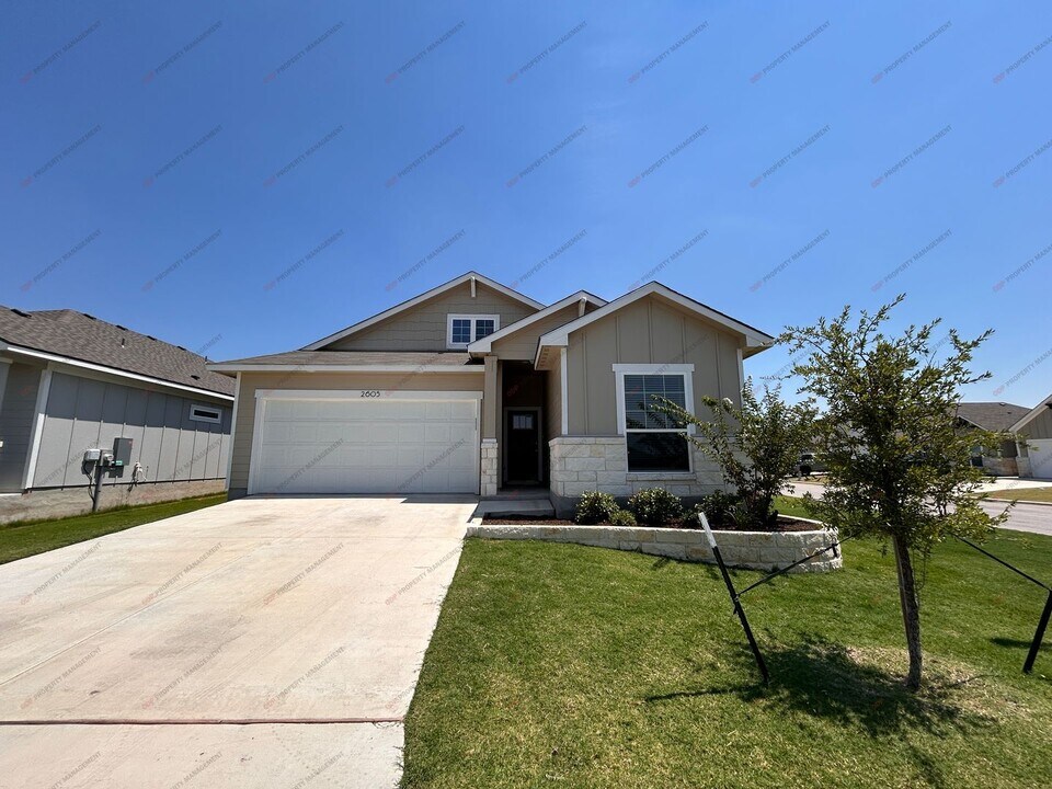 2605 Fox River Dr in Temple, TX - Building Photo