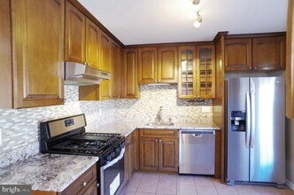 4492 Ruggles Ct in Annandale, VA - Building Photo - Building Photo