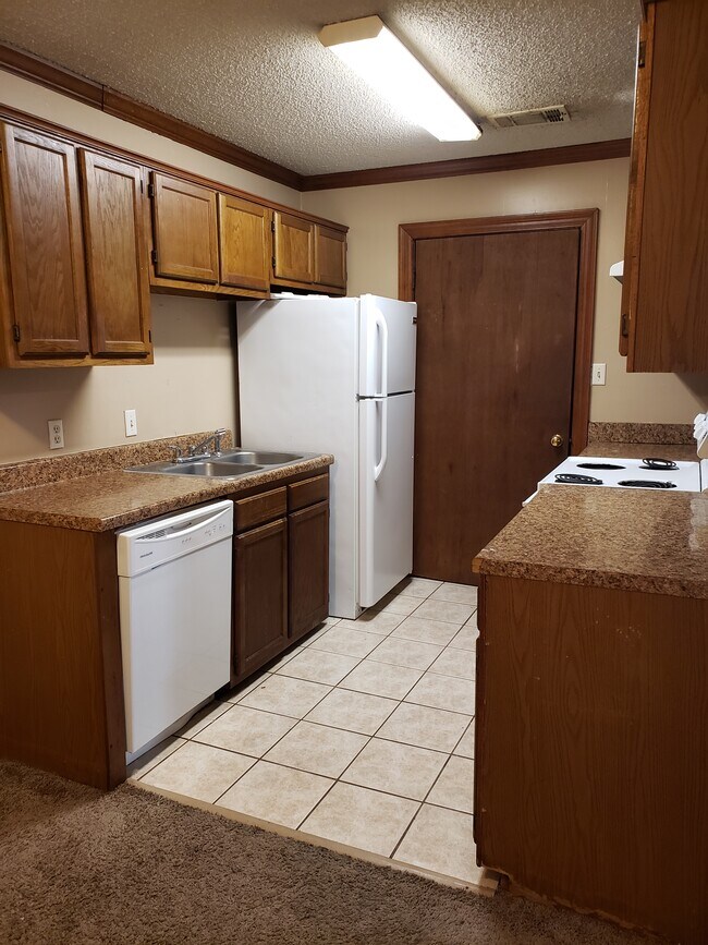 8144 Bayou Fountain Ave in Baton Rouge, LA - Foto de edificio - Building Photo