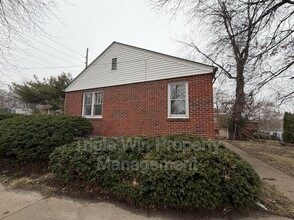 6206 Evergreen Blvd in Berkeley, MO - Building Photo - Building Photo
