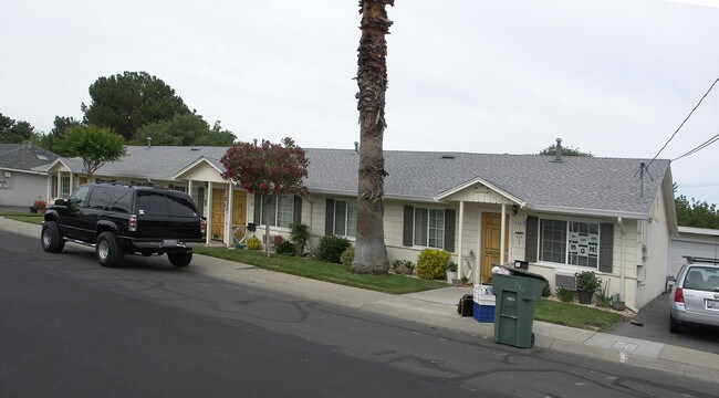 1457 Carleton Dr in Concord, CA - Foto de edificio - Building Photo