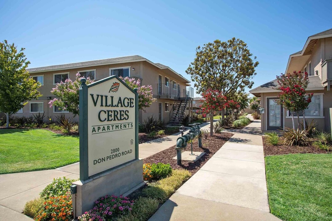Village Ceres Apartments in Ceres, CA - Building Photo