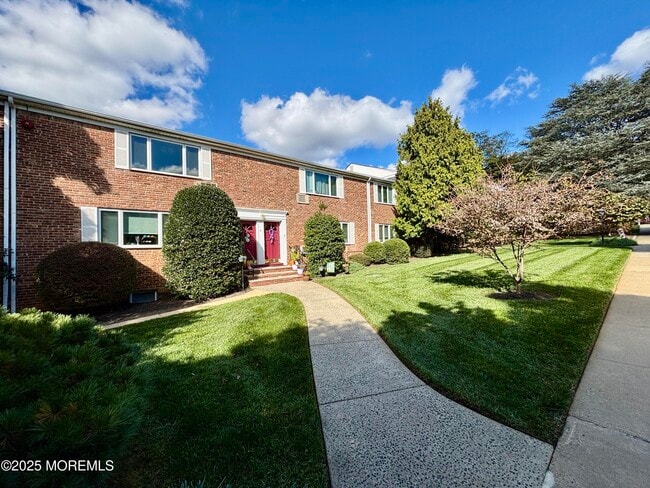 283 Spring St in Red Bank, NJ - Foto de edificio - Building Photo