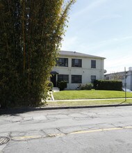 2925 San Marino St in Los Angeles, CA - Building Photo - Building Photo