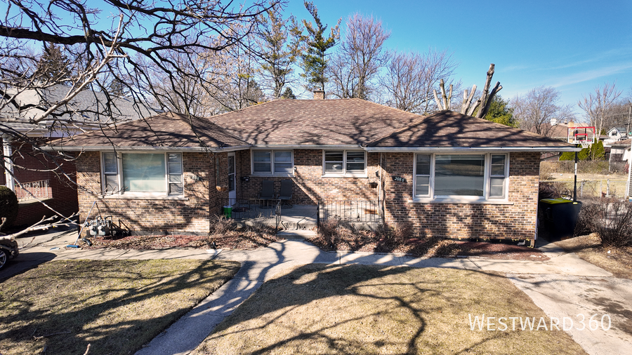 208 Blackstone St in Thornton, IL - Building Photo