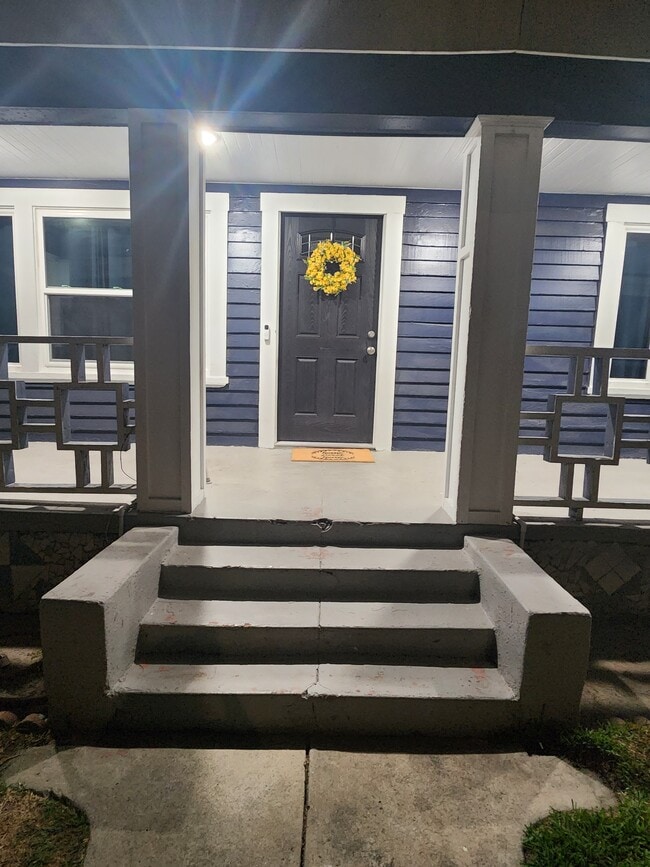 4312 Walton Ave in Los Angeles, CA - Foto de edificio - Building Photo