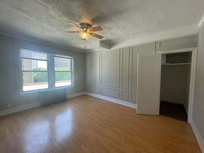 424 W Wellington Ave, Unit 605q