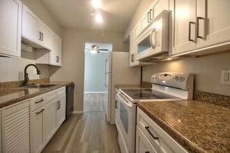 843 Melissa Ct in Enola, PA - Building Photo - Building Photo