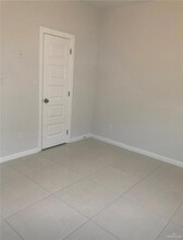 1411 S Flag St, Unit 4 in Pharr, TX - Building Photo - Building Photo