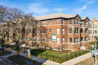 The Maynard at 700 W Grace in Chicago, IL - Building Photo - Building Photo