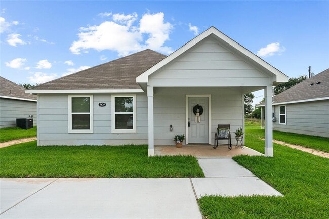 property at 1434 25th St