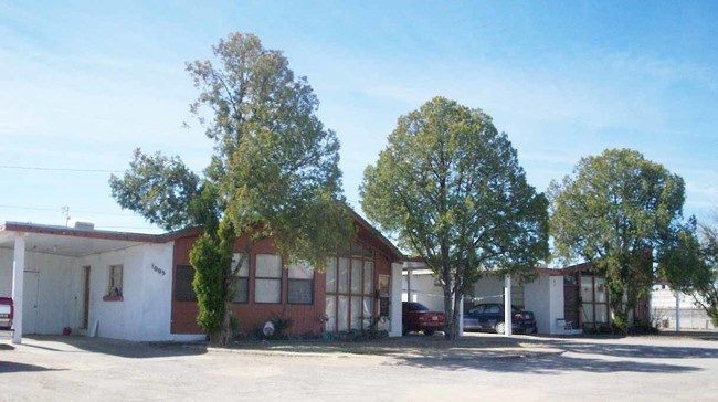 1017-1019 Pueblo St in Las Cruces, NM - Foto de edificio - Building Photo
